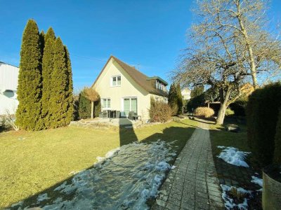 Kapitalanlage: Einfamilienhaus mit Garage in ruhiger Wohngegend