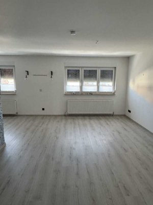 Modernisierte 3-Zimmer-Wohnung mit Balkon und Einbauküche in Lampertheim.