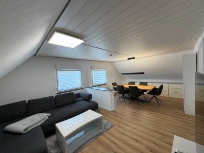 Modernisierte 2-Zimmer-DG-Wohnung mit Süd-Ost-Balkon u. Einbauküche gegen Abschlag in Dreieichenhain