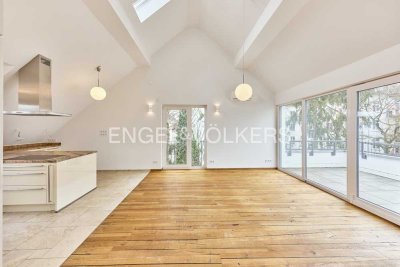 Luxuriöse Dachgeschosswohnung im Martinsviertel, nahe Herrengarten