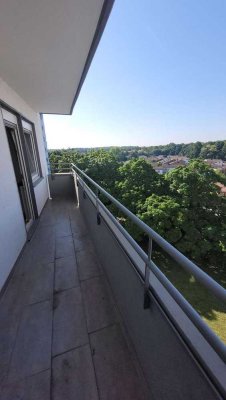 Moderne Wohnung mit Stellplatz, Balkon und Keller