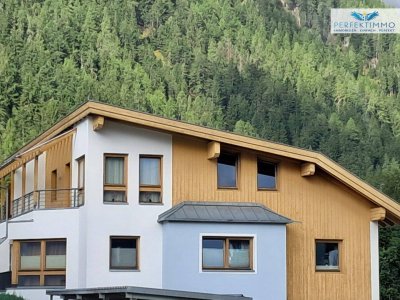 Schöne, teilsanierte 2,5-Zimmer-Wohnung mit Abstellplatz