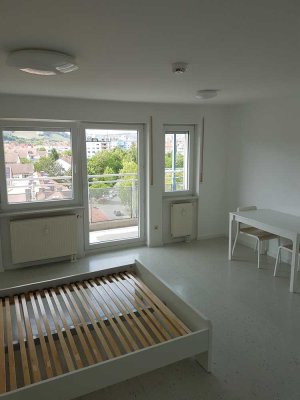 helle teilmöblierte 1-Zimmer-Wohnung mit Balkon in der Sanderau