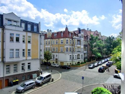 Mit Einbauküche! Charmante 2-Raum-Altbauwohnung in der südlichen Innenstadt