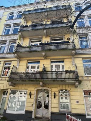 2-Zimmer-Wohnung 59 m², klassischer Altbau in Eilbek, Dachgeschoss