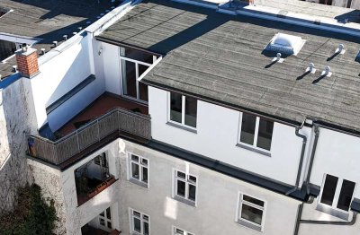 Bezugsfreie 3 Zimmer Wohnung mit Loggia und Dachterrasse in Bestlage von Friedrichshain