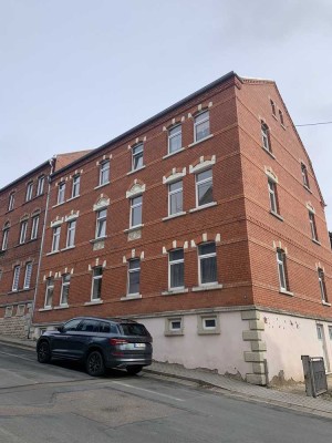 **Erstbezug nach Sanierung** 2-Zimmer-Wonung mit Einbauküche