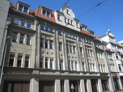 Hochwertige 2-Zimmer-Wohnung mit gehobener Innenausstattung mit Balkon und Einbauküche zentrumsnah