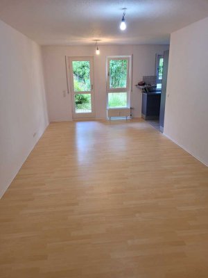 Geschützt gelegene 2-Zimmer EG-Wohnung