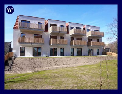 **3-Zimmer-Terrassenwohnung: Neubau-Ausstattung mit modernem Tageslichtbad, Einbauküche, Parkett **
