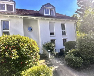 Lichtliebhaberwohnung im Dachgeschoss mit Süd Terrasse und Balkon