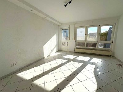 Sonnige lichtdurchflutete 2,5-Zimmerwohnung -zentral gelegen – Ihr neues Zuhause - sofort beziehbar