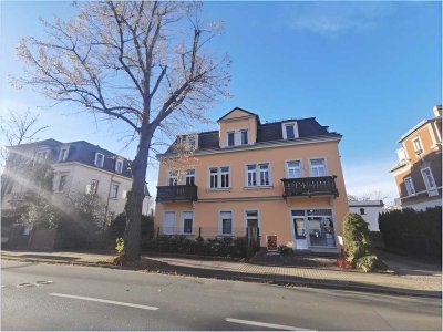 3-Zimmer-Wohnung mit 2 Balkonen, Einbauküche und Stellplatz in Dresden-Kleinzschachwitz
