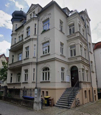 Stilvolle 4-Zimmer-Wohnung oberhalb des Saaleufers