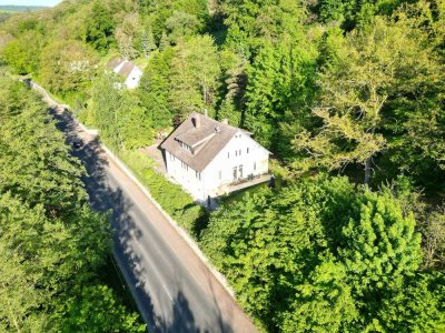 Mehrfamilienhaus mit großem Grundstück – seltene Gelegenheit in Philippsthal (Werra)