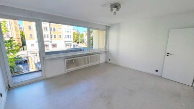 3 Zimmerwohnung mit Balkon, Stellplatz, Einbauküche & Fahrstuhl im Östlichen Ring