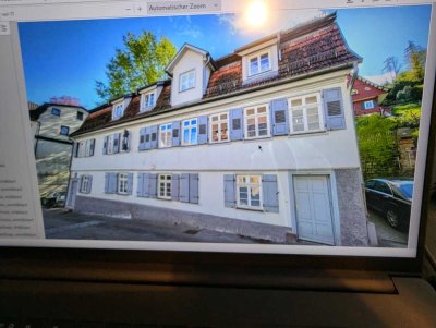 Freundliche und vollst. renovierte 2,5-Zimmer-Maisonette-Wohnung mit geh. Innenausstattung in Calw