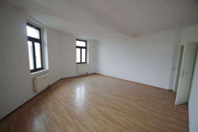 Helle 2 Zimmer-DG-Wohnung mit Tageslichtbad & Garten in Toplage
