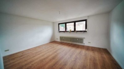Kapitalanleger und Selbstnutzer aufgepasst!! Helle Zwei-Zimmerwohnung in Kernsanierung in ruhiger La