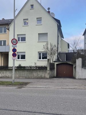 Wohnung modernisiert mit Garten, Terrasse und Garage. Top Lage