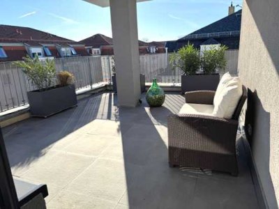 Hochwertig möblierte 3-Zimmer-Dachgeschosswohnung mit großer Terrasse in Dresden-Mickten!