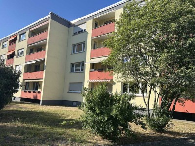 Perfekt geschnittene 4-Zi-Wohnung mit Balkon und Garage