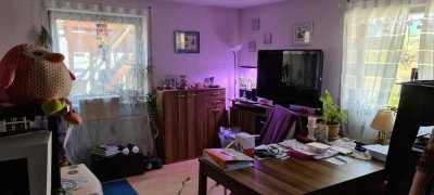 Freundliche 2-Zimmer-Wohnung (Souterrain) mit Terrasse und Einbauküche in Schmieheim