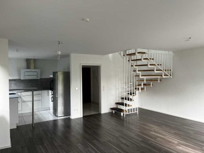 Modernisierte Maisonette-Wohnung mit drei Zimmern sowie Balkon und EBK in Waiblingen