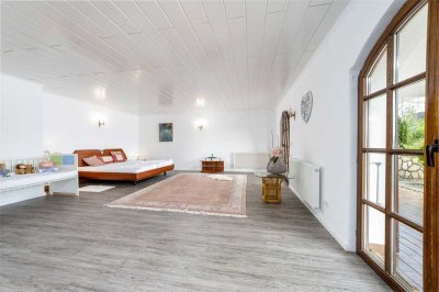 Attraktive und gepflegte 4-Zimmer-Wohnung mit Wintergarten und EBK in Igel