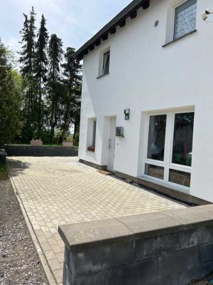 Geräumiges und vollständig renoviertes 5-Zimmer-Haus in Ellscheid