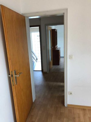 Schöne 1-Zimmer-DG-Wohnung + Küche in Ilvesheim in sehr ruhiger Lage