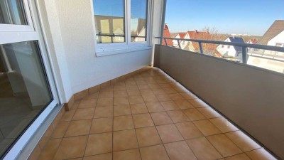 Apartment: großer Balkon, Lift, Stellplatz, ruhige Lage