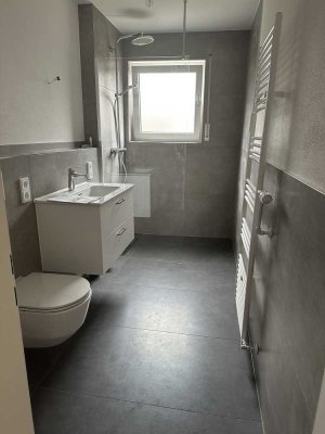 Stilvolle, vollständig renovierte 2,5-Raum-DG-Wohnung in Dachau