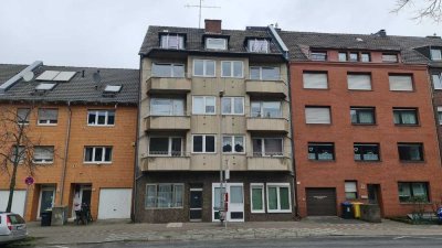 10-Parteien-Haus mit Balkonen in Düsseldorf-Heerdt