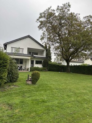 Stilvolle 3-Raum-Wohnung mit gehobener Innenausstattung in einem Zweifamilienhaus in Lohmarzentrum