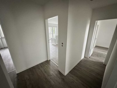 1. OG / 4,5 Zimmer mit Balkon (frisch saniert)