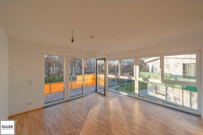 Wohnen in Hirschstetten: großzügige Familien Wohnung (4 Zimmer) mit Balkon und Grünblick - ab 1.7.(!)