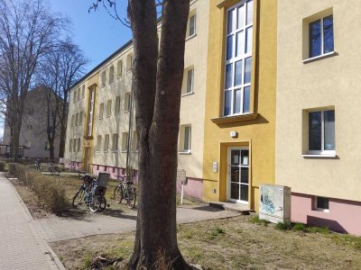 *Preiswerte Renoviert 2-Zimmer-Wohnung im Grünen *Öffentliche Besichtigung ist am 28.4  um 14.00 Uhr