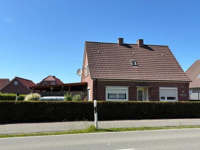 Solides Einfamilienhaus mit Carport und Werkstatt in Victorbur