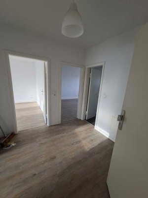 zu SOFORT Verfügbar- helle 3 Zimmer Wohnung