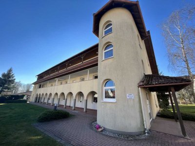 Frisch sanierte 2-Zimmer-Wohnung mit Balkon & Aufzug