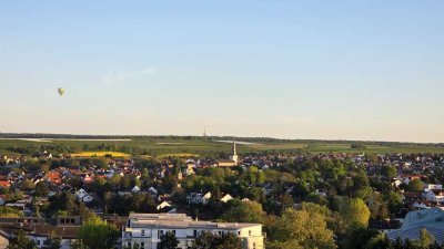 Über den Dächern von Finthen: sanierte 3-ZKBB-Maisonette-Wohnung mit 2 Balkonen und Garage