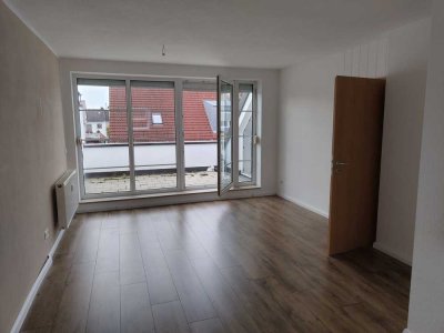 Moderne und helle 2-ZKB mit Balkon, Außenstellplatz, Süd-Loggia in ruhiger Lage von Zusmarshausen