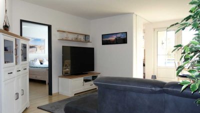 Freie komplett renovierte und möblierte Wohnung mit Balkon, Blick ins Grüne, Fahrstuhl und Tiefgar
