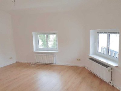*** Urgemütlich und mitten im Leben! *** Renovierte 3-Zimmer-DG-Wohnung in der Lüdenscheider Inne...