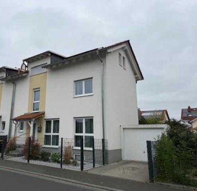***Ihr Traumhaus***neuwertige, exklusive Doppelhaushälfte***