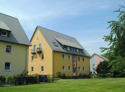 Helle DG-Wohnung mit Balkon im Dichterviertel!