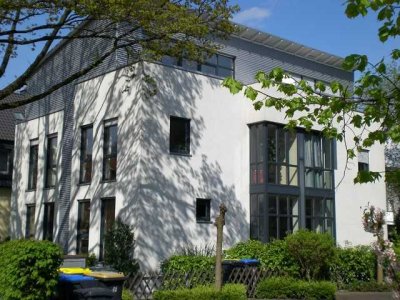 Freundliche und gepflegte 3-Zimmer-Maisonette-Wohnung mit geh. Innenausstattung mit Balkon