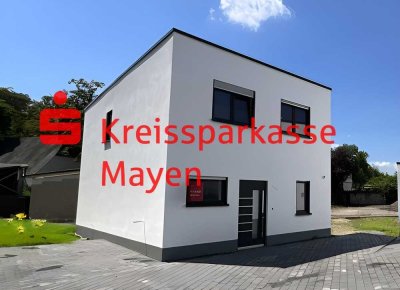 Neubau. KfW 55. Massiv erbautes Einfamilienhaus in Ortsrandlage.