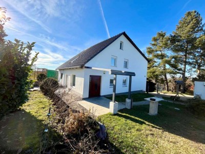 Gepflegtes Einfamilienhaus mit Pool und großem Grundstück in naturnaher Umgebung von Klipphausen